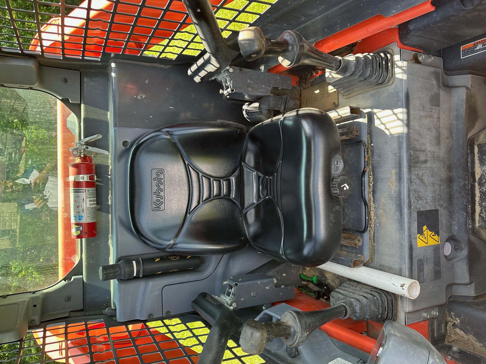 2017 KUBOTA SSV65 - Image 10